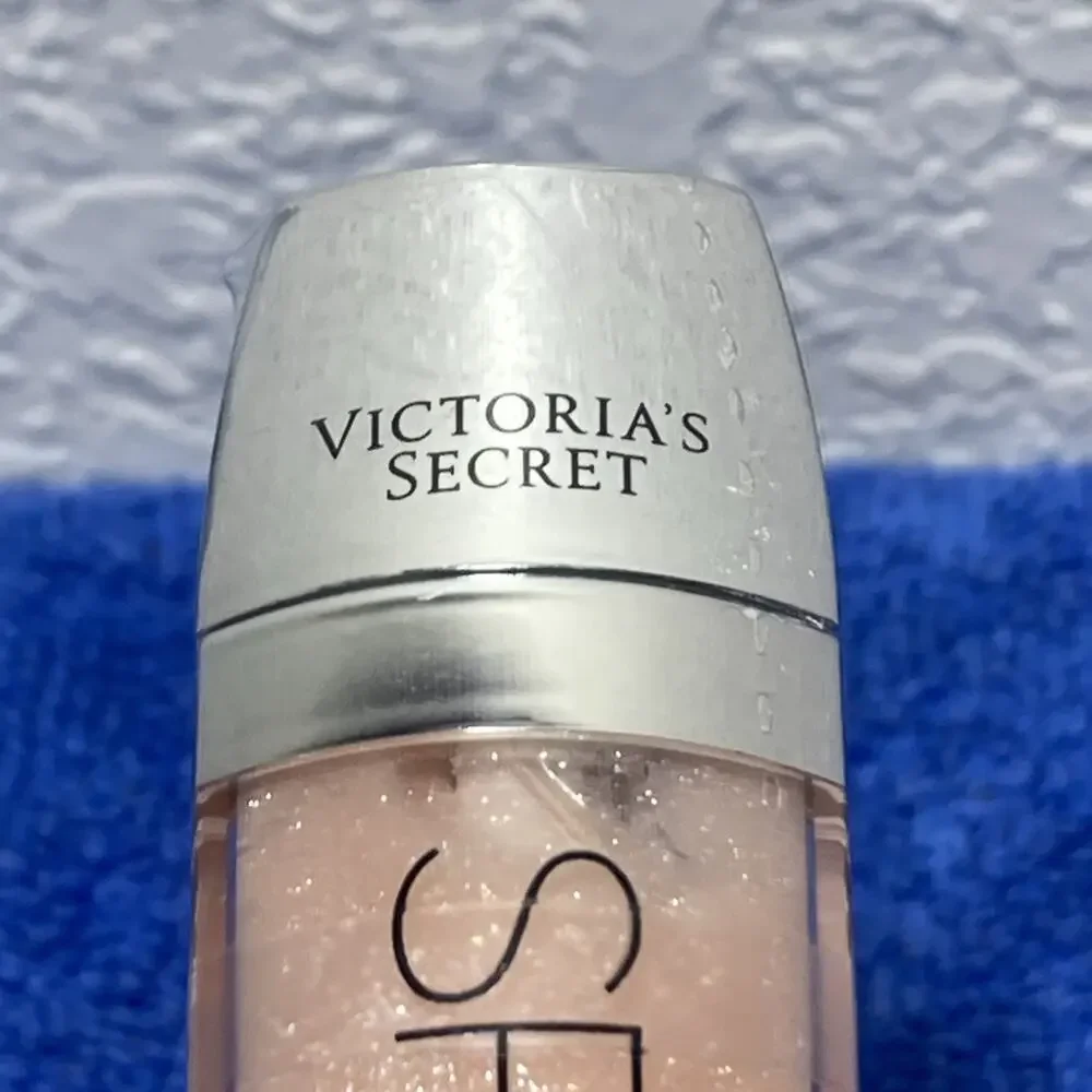 Victoria's Secret Sparkle Lip Gloss - Heartbreaker .18 oz